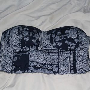 Band of Gypsies Tops - Band of Gypsi Patterned Crop Top Band of Gypsies Tops - Band of Gypsi Patterned Crop Top